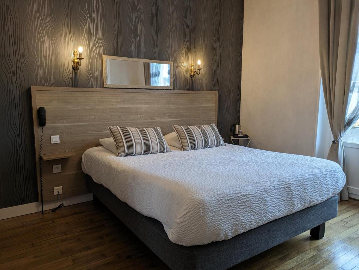 Logis Hotel Le Saint Florent Mont-pres-Chambord Exterior photo